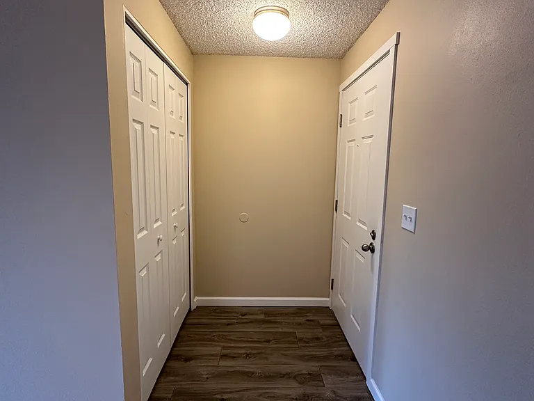 Evanbrook Apartments — Photo 16