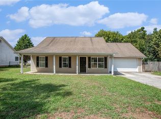 104 Larkspur Dr SW, Calhoun, GA 30701