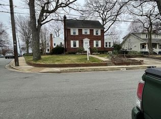 1102 S Oakcrest Rd, Arlington, VA 22202