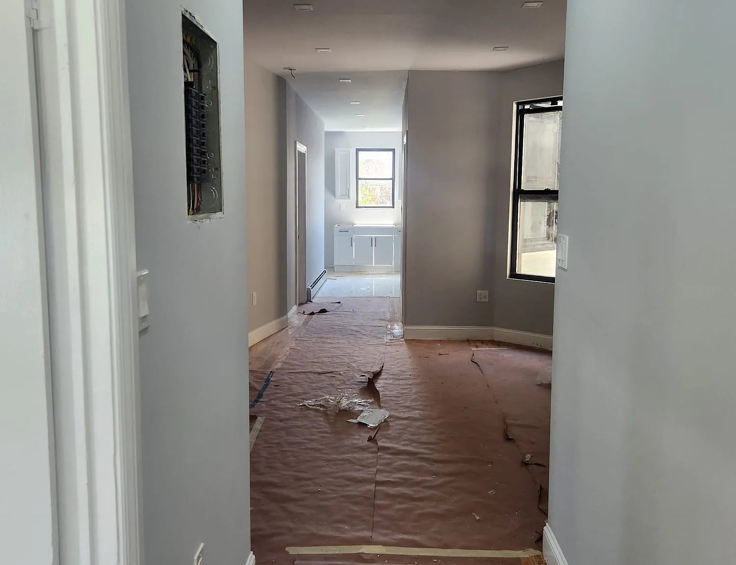 5 bed, 2500 sqft, $4,689 — Photo 4