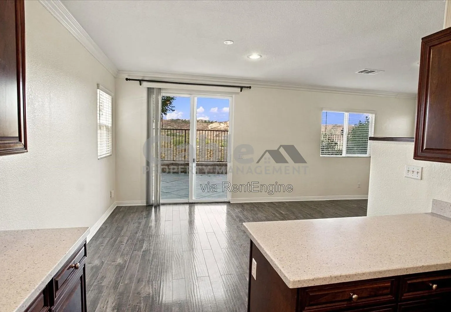 3 bed, 3.0 bath, 1957 sqft, $3,950 — Photo 3