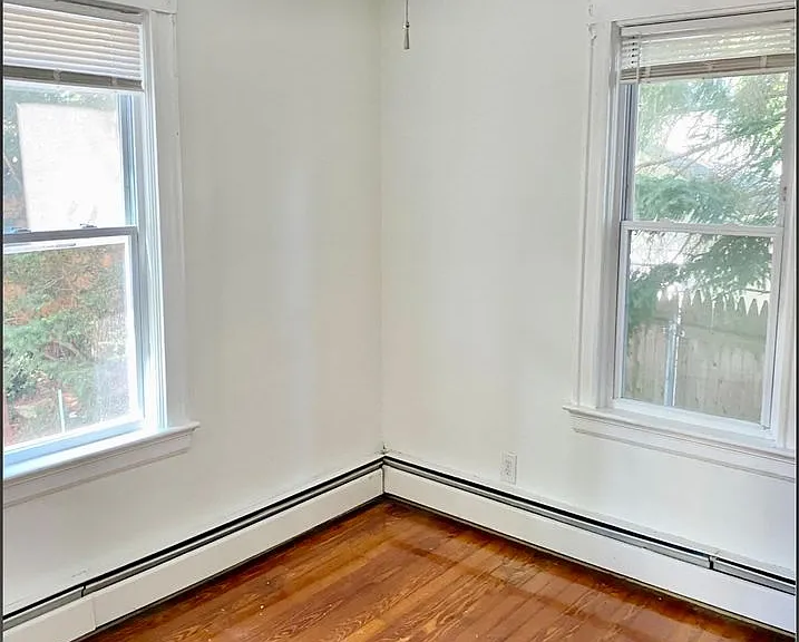 15 Glendale Avenue — Photo 6