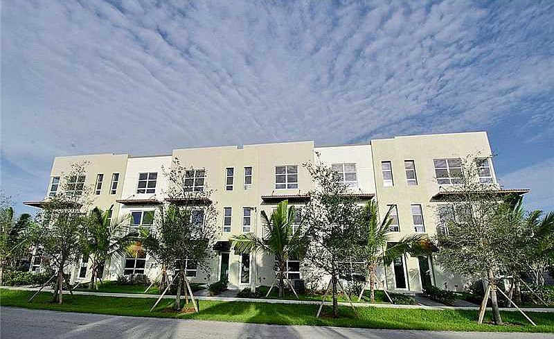 1st image of 4331 NE 1st Terrace #6