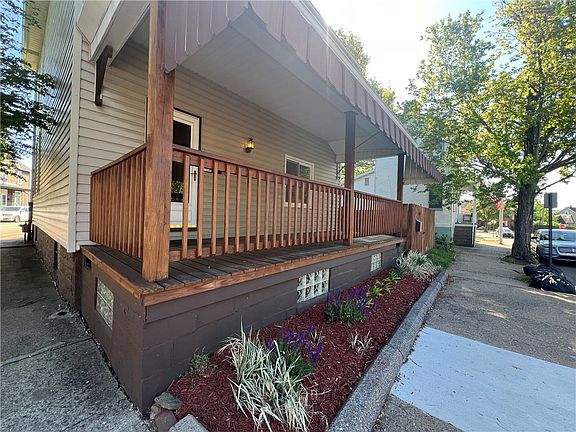 2nd image of 1000 Alexandria St