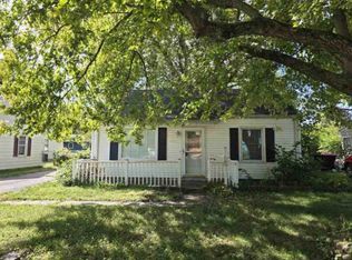 1553 Pulaski St, Lincoln, IL 62656