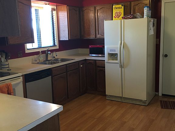2nd image of 577 Laurelwood Ave