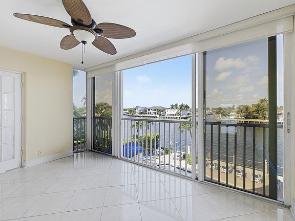 4th image of 615 N Riverside Drive #301