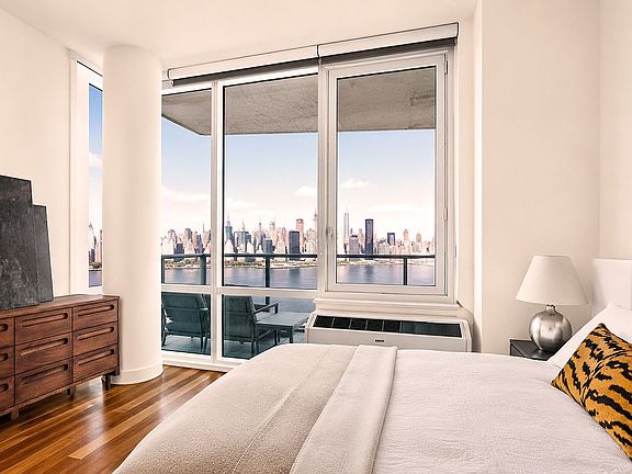 5th image of 21 India St APT 38B