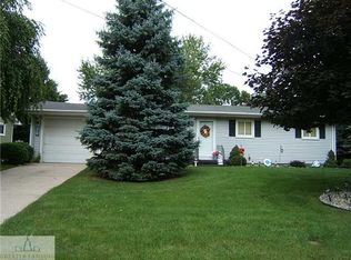 305 Lindy Ln, Saint Johns, MI 48879