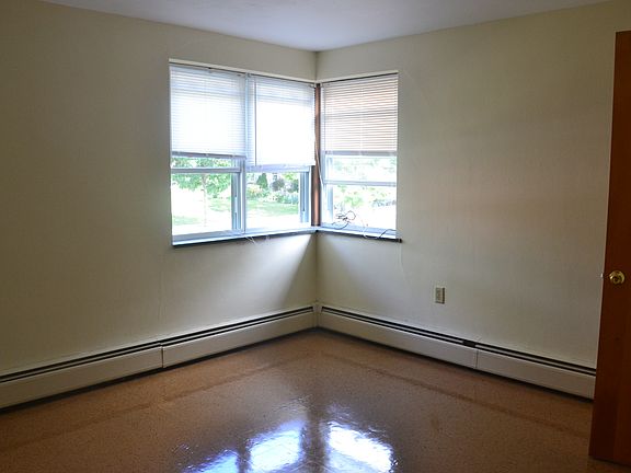 3rd image of 204 E Hamilton Ave #35