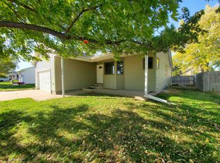 208 3rd St, Gibbon, NE 68840
