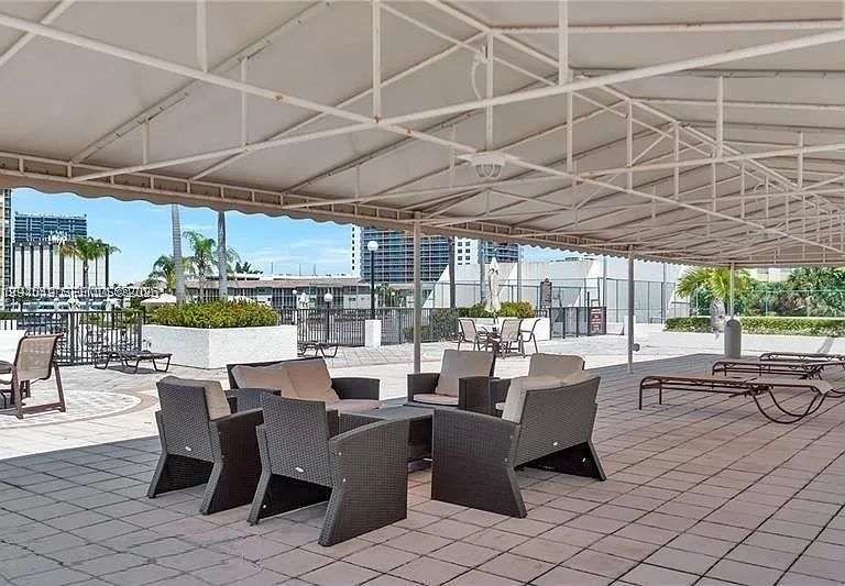 1865 S Ocean Dr #12N — Photo 2
