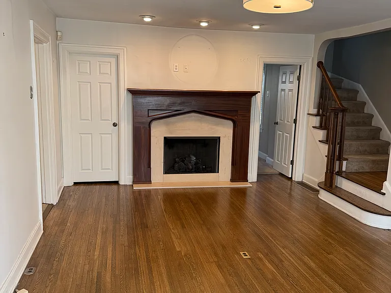 2629 E Broad St — Photo 51