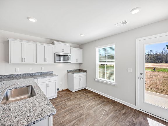 5th image of 157 Stamford Rd