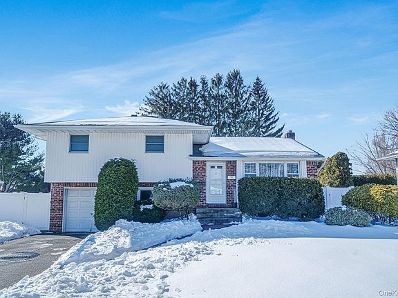 3rd image of 24 Kings Park Road