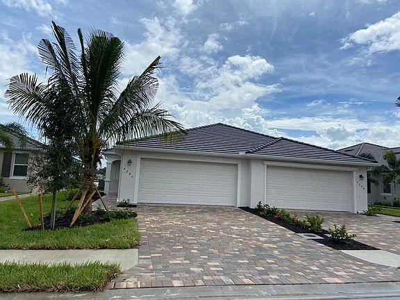 2nd image of 4295 Lemongrass Dr