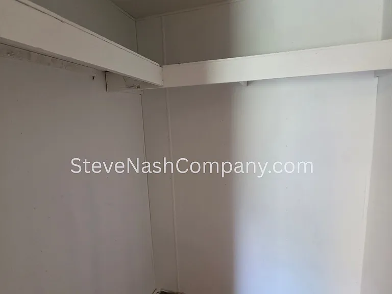 Walk in closet