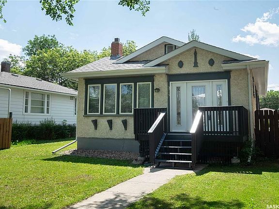 3rd image of 3715 Victoria Ave