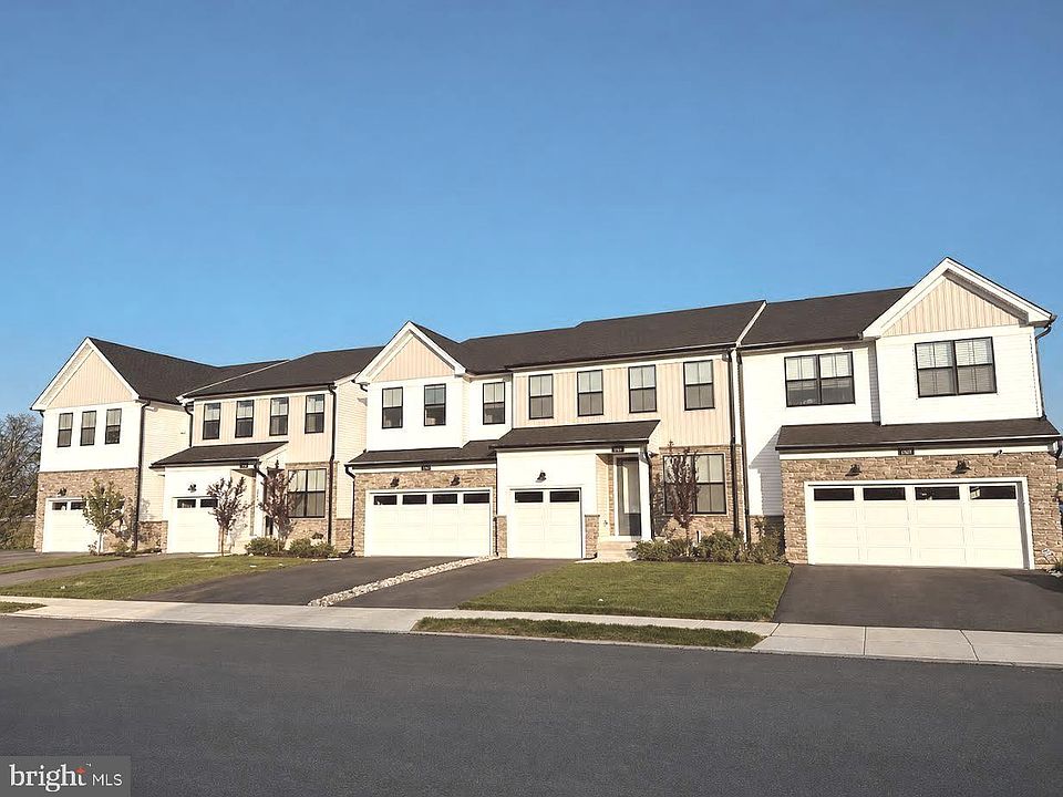 2nd image of 174 Mahogany Ln