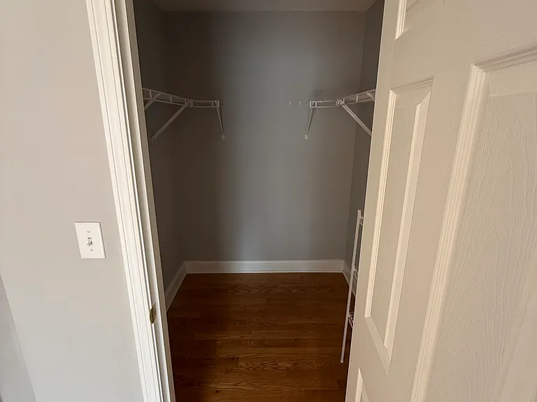 645 Cary Woods Cir — Photo 7
