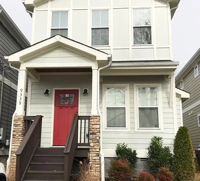 933B Thomas Ave — Photo 1