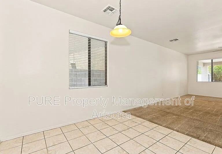 1136 E Nickleback St — Photo 3