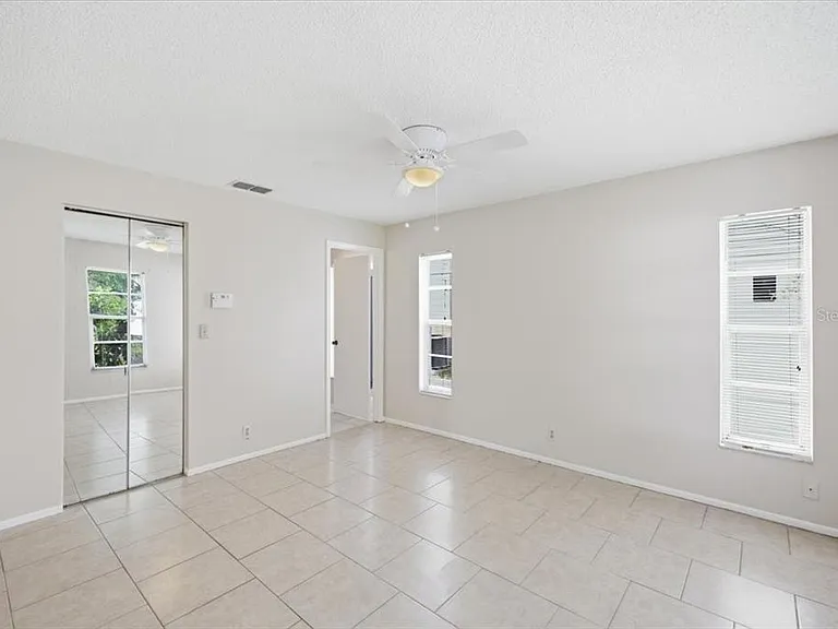 1901 Castle Bay Ct — Photo 17