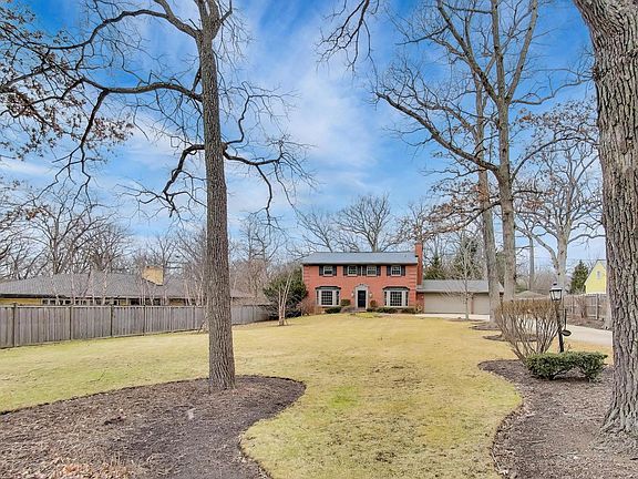 3rd image of 948 S Green Bay Rd