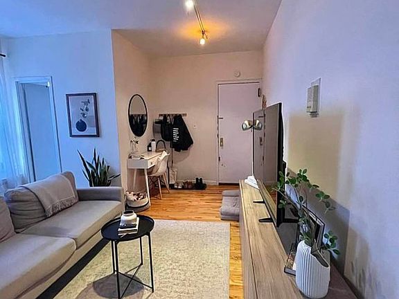 3rd image of 233 E 80th St APT 5B