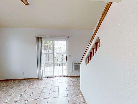 5th image of 916 W 4th Ave APT C