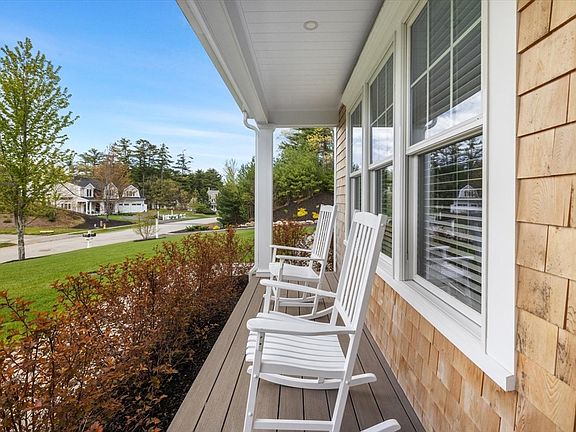 4th image of 15 Cushing Dr