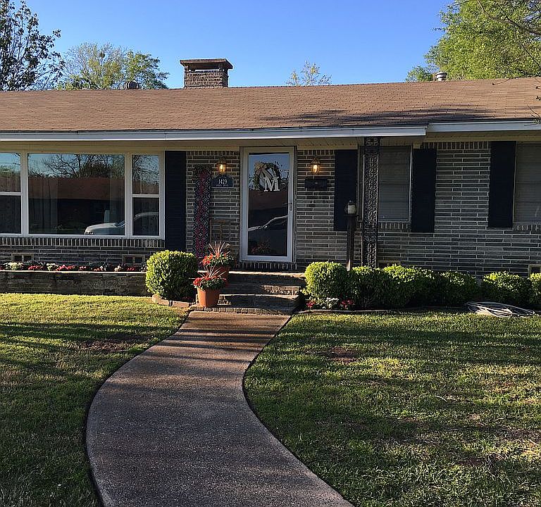 1st image of 1429 Doris Dr