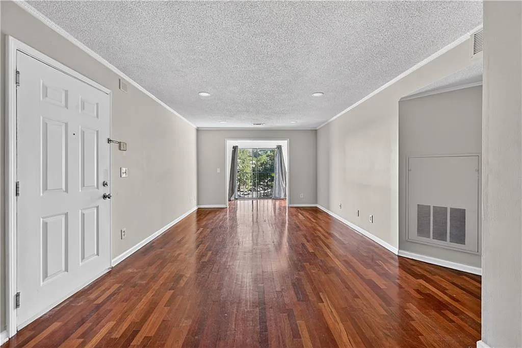2 bed, 2.0 bath, 949 sqft, $1,650 — Photo 4