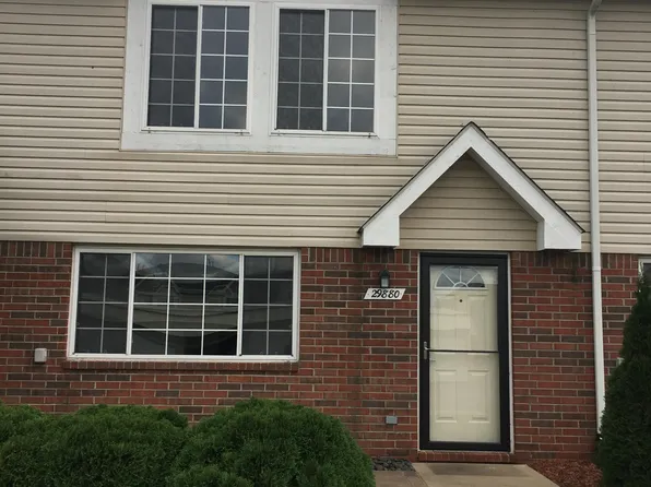 29880 Donna Ln, Chesterfield, MI 48047