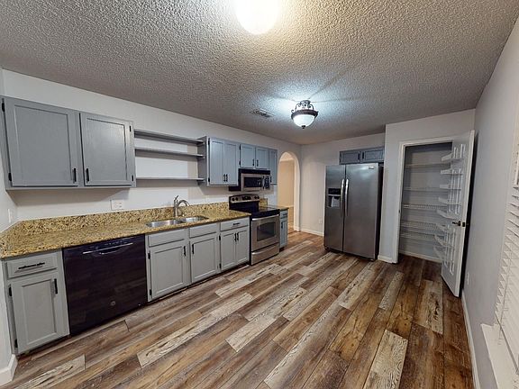 5th image of 11574 Lazy Willow Ln