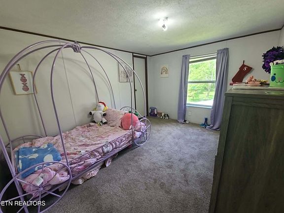 5th image of 468 Sugar Loaf Rd