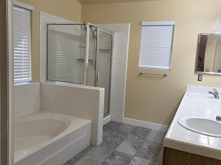 1823 Ruby Ln — Photo 21