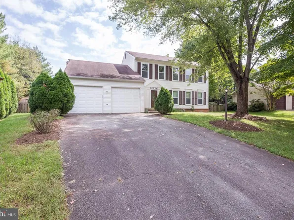 10136 Yorktown Dr, Great Falls, VA 22066