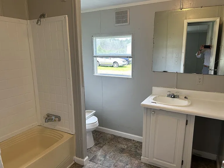 492 E Smallwood Rd — Photo 5