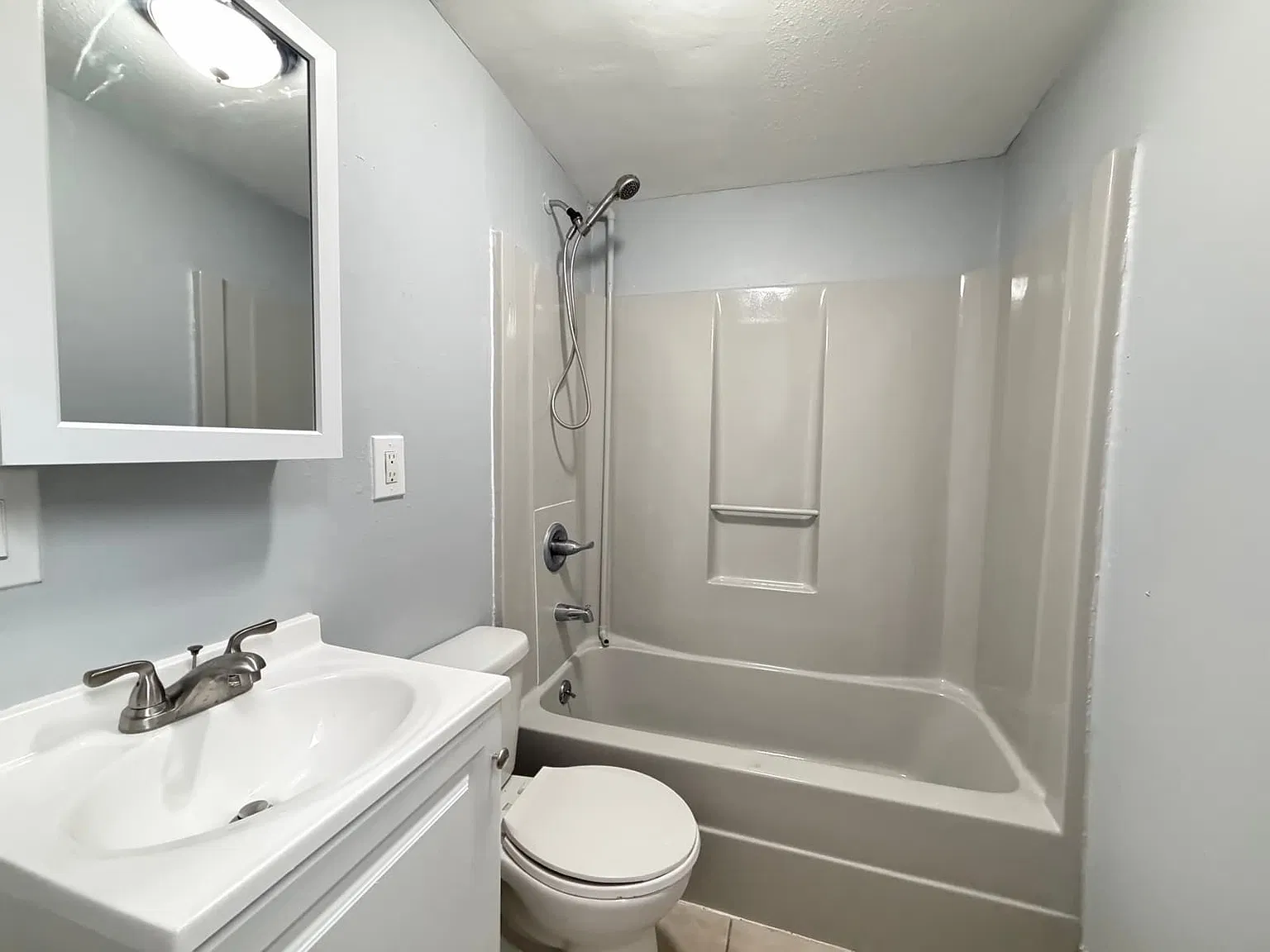 1 bed, 650 sqft, $2,300 — Photo 3