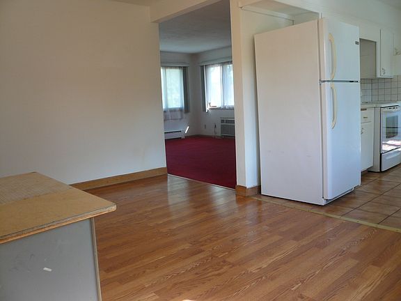 4th image of 1657 Woodbridge St
