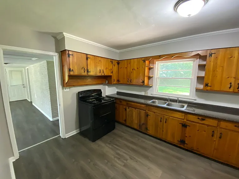 1346 Wedgewood Dr — Photo 17