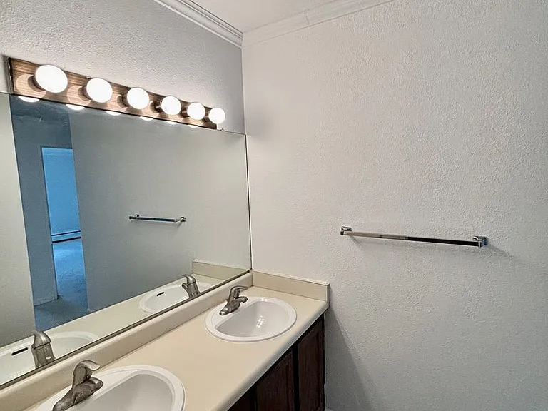 1150 Golden Cir #501 — Photo 12