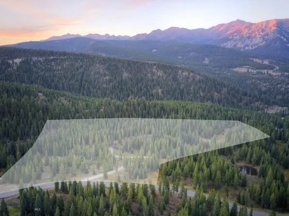 208 Outlook Trl, Big Sky, MT 59716