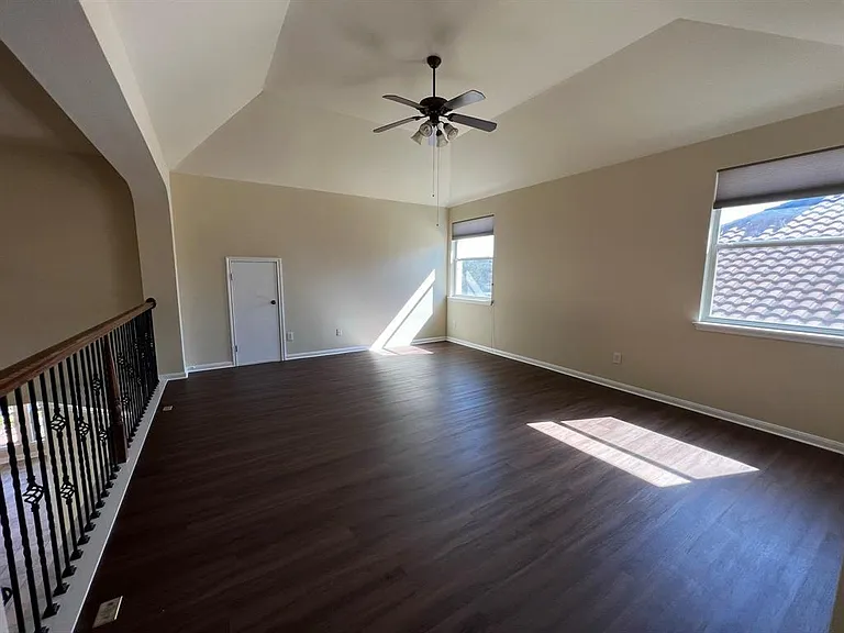 15224 Interlachen Dr — Photo 12