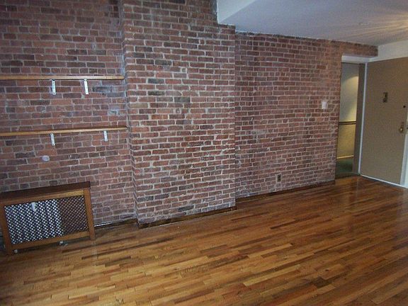 4th image of 151 W 82nd St APT 8W