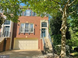 5300 Jesmond St, Alexandria, VA 22315