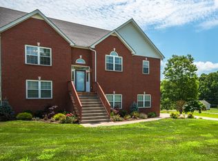 1223 Corlew Dr, Burns, TN 37029
