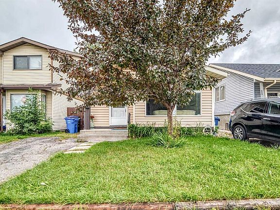 2nd image of 320 E Abinger Cres NE