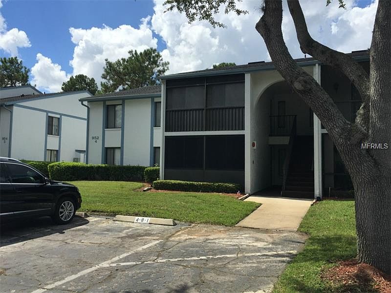 1st image of 952 Courtyard Ln Unit 62
